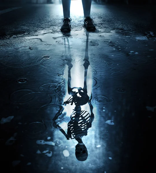 Figure Skeleton Forms Puddle City Sidewalk — Stock Photo, Image
