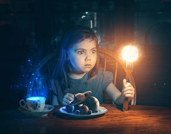 Little Girl Holds Sun Her Fork — Stock Photo, Image