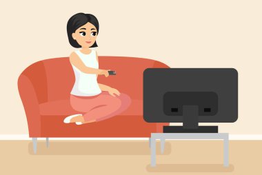 Vektör çizim oturan kadın kanepe düz çizgi film tarzı televizyon ekranının önünde izlerken Tv. Genç Yetişkin kız kanepe.