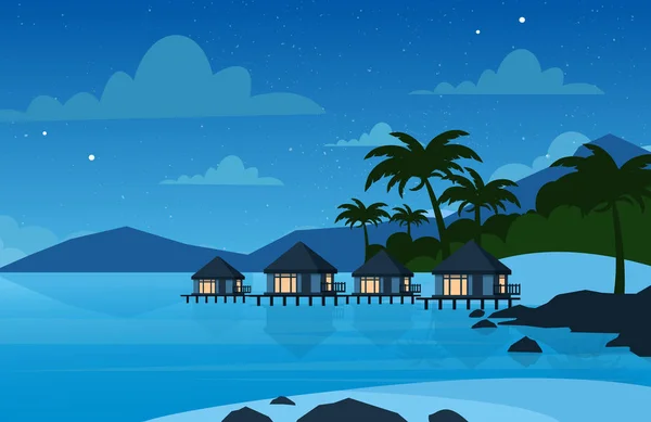 Vektor-Illustration des Hotels am tropischen Strand in der Nacht. Villa am schönen Meer. Urlaubskonzept im flachen Stil. — Stockvektor