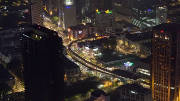 Panorama notturno con traffico su un'autostrada di Kuala Lumpur, Malesia — Video Stock