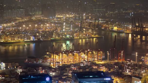 Containerterminaler i Hong Kong på natt tid förfaller — Stockvideo