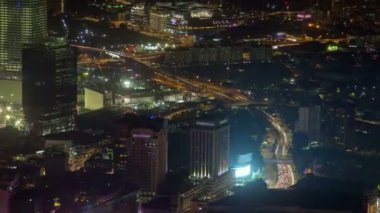 gece manzarası Time-lapse Kuala Lumpur Malezya. Pan up4k