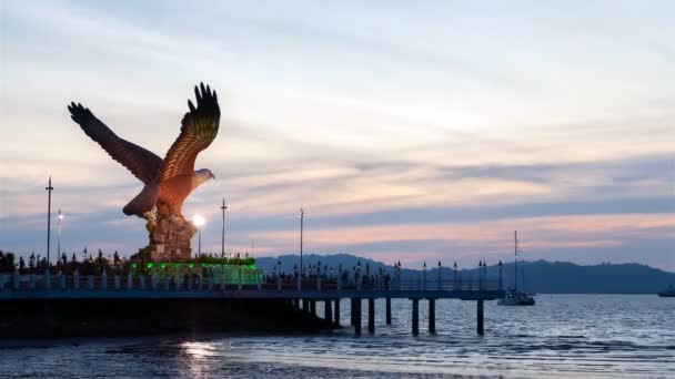 Eagle Square sunset panorama Langkawi, Malaysia timelapse — Stock Video