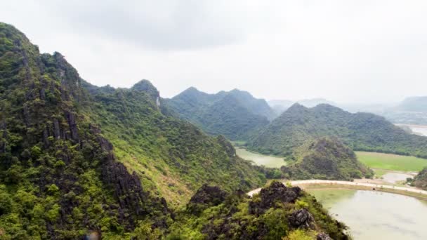 Krasová pohoří v timelapse Ninh Binh, Vietnam — Stock video