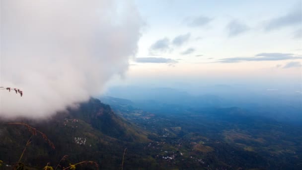 Vista aérea del paisaje desde la montaña en Sri Lanka timelapse — Vídeos de Stock