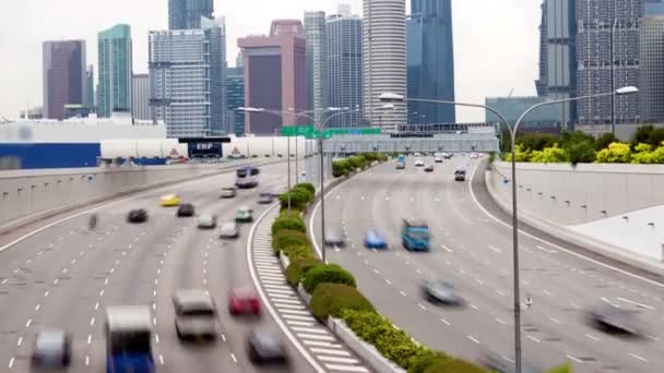 Σιγκαπούρη πολλαπλών λωρίδων οδικής κυκλοφορίας time-lapse. μετατόπιση προς τα επάνω — Αρχείο Βίντεο
