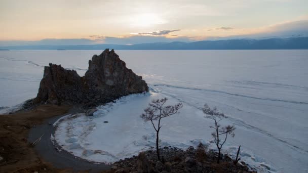 Jezero Bajkal příroda Cape Burkhan západu slunce timelapse — Stock video