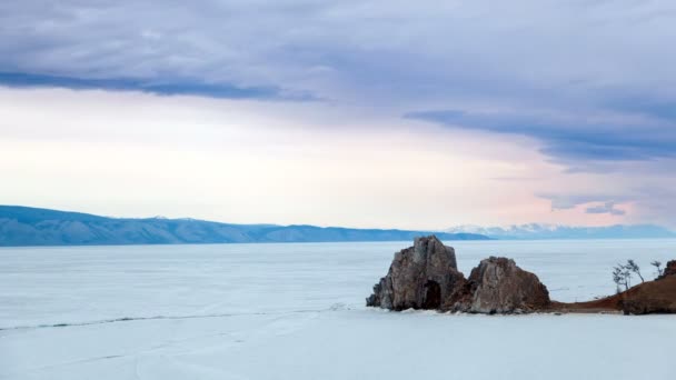 Lac Baïkal Cap Burkhan hiver paysage timelapse — Video