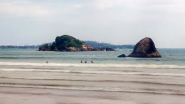 okyanus plaj, Sri Lanka timelapse küçük kayalar