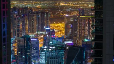 Dubai Yat Limanı gece karayolu trafik timelapse