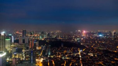 Istanbul Türkiye gece cityscape gökdelenler ile