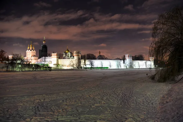 Moscú Rusia Hermoso Paisaje Nocturno Del Conjunto Arquitectónico Del Convento — Foto de Stock