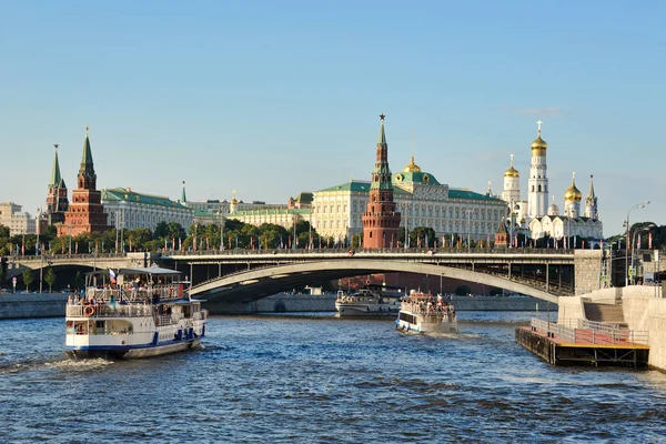 Moskou Rusland Naderen Bolsjoj Kamenny Bridge Achtergrond Van Het Prachtige — Stockfoto