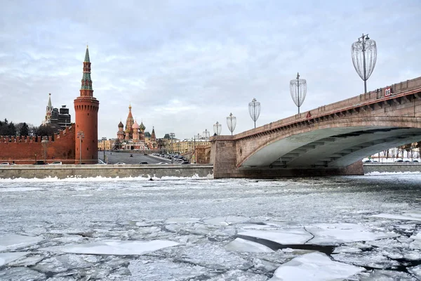 Moskva Ryssland Isiga Moskvafloden Och Moskva Attractions Winter Utsikten Från — Stockfoto