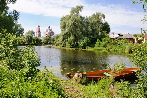 Barca Attraccata Nella Foce Del Fiume Trubezh Bellissimo Paesaggio Pereslavl — Foto Stock