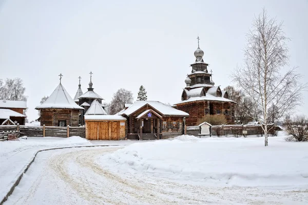 Suzdal Vladimir Ryssland Utsikten Från Pushkarskaya Street Vackra Träkyrkor Och — Stockfoto