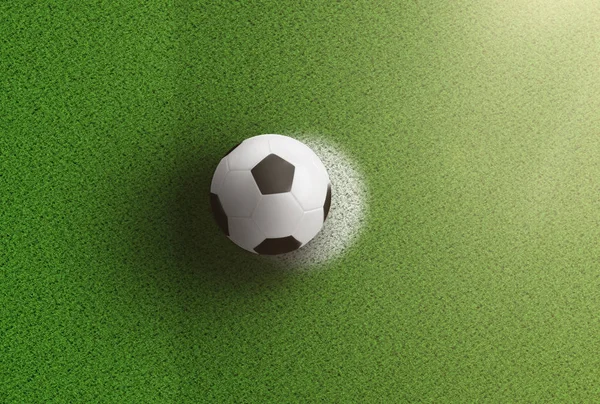 Vista superior da bola de futebol no ponto de penalidade no campo de futebol — Fotografia de Stock