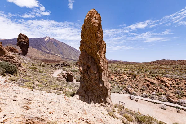 Pico del Teilde montanha e Roque Cinchado na ilha de Tenerife — Fotografia de Stock