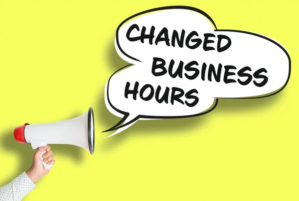 Изменен бизнес-плакат часов или знак с мегафоном и речевой пузырь — стоковое фото
