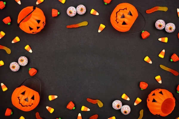 Halloween Snoep Frame Een Donkere Zwarte Achtergrond Kopiëren Van Ruimte — Stockfoto