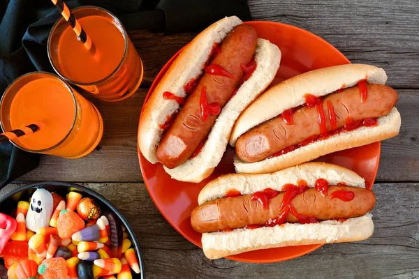Scena Pasto Halloween Con Hot Dog Dita Bevande Caramelle Sopra — Foto Stock