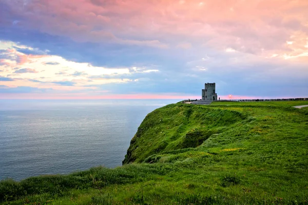 Sunset Cliffs Moher Brien Tower Pink Skies Ireland — Stock Photo, Image