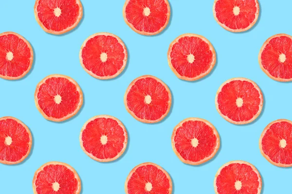 Summer Fruit Pattern Pink Grapefruit Slices Pastel Blue Background — Stock Photo, Image