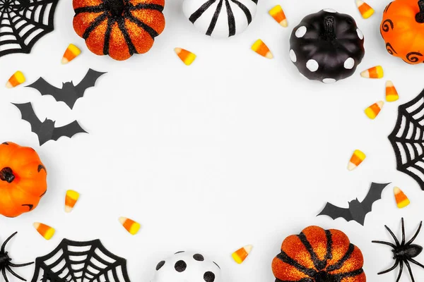 Halloween Frame Van Pompoenen Snoep Decor Platte Lay Een Witte — Stockfoto