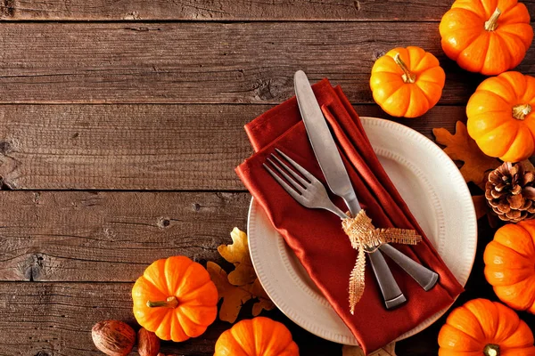 Table Thanksgiving Avec Fourchette Couteau Sur Une Assiette Avec Serviette — Photo