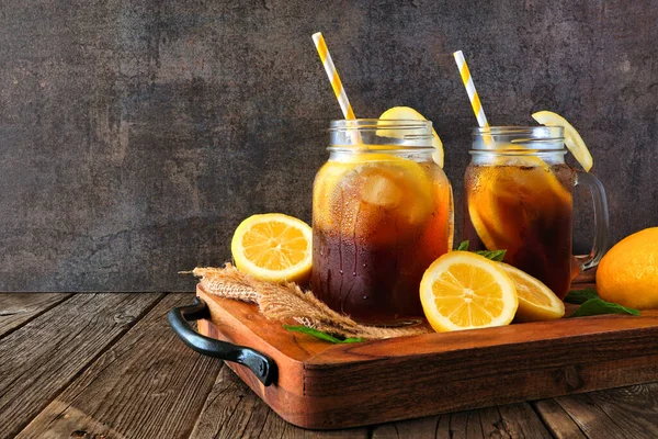 Summer Iced Tea Mason Jars Wooden Serving Tray Dark Background — ストック写真