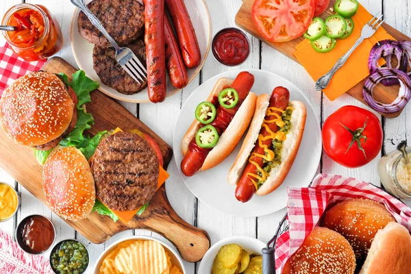 Zomer Bbq Eettafel Scene Met Hotdog Hamburger Buffet Bovenaanzicht Een — Stockfoto