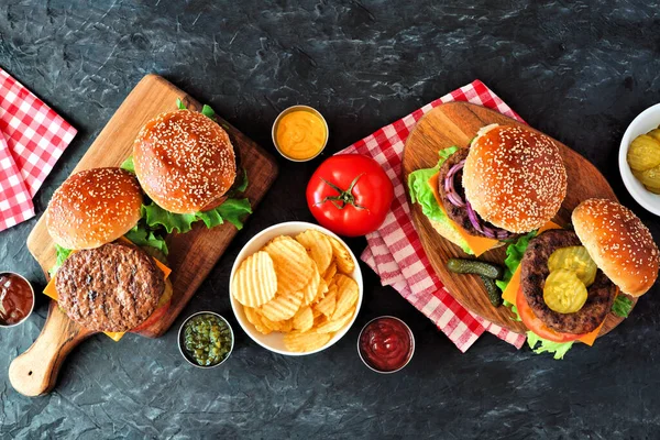 Sommer Bbq Hamburger Tisch Szene Blick Aus Der Vogelperspektive Auf — Stockfoto