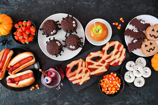 Halloween Party Jedzenie Stół Scena Nad Czarnym Tle Kamienia Widok — Zdjęcie stockowe