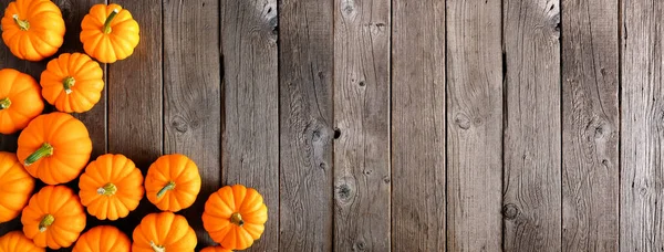 Orden Esquina Otoñal Calabazas Naranjas Sobre Fondo Rústico Pancarta Madera — Foto de Stock