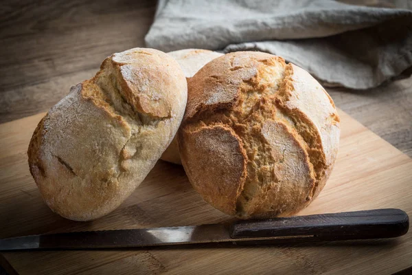 Розкачати Хліби Обробній Дошці Вибірковий Фокус — стокове фото