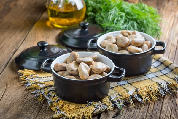 Broad Beans Served Black Bowls Selective Focus — Stock Photo, Image