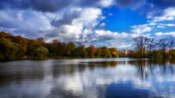 Timelapse Paisaje Otoñal Parque Ciudad — Vídeos de Stock