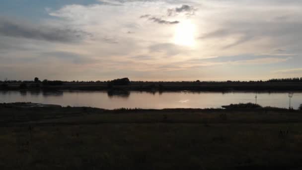 Mot Bakgrund Den Nedgående Solen Floden Vistula Cinelike Fil För — Stockvideo