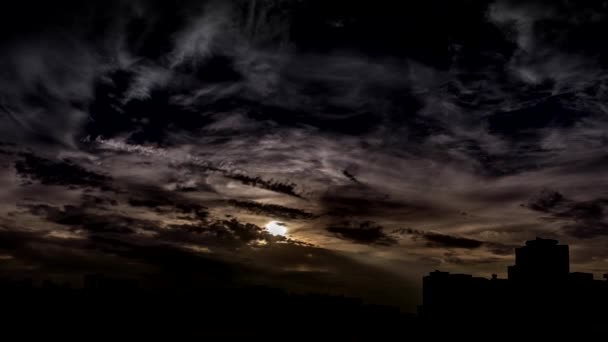 Timelapse Nubes Dramáticas Atardecer Cloudscape Rápido Movimiento Luz Del Sol — Vídeos de Stock