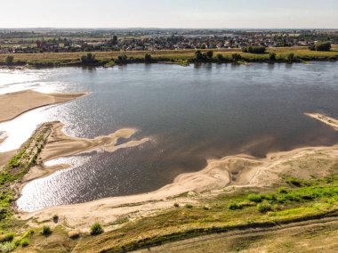 Vistula Nehri'nin hava atış. Yukarıda da görüleceği Nehri.