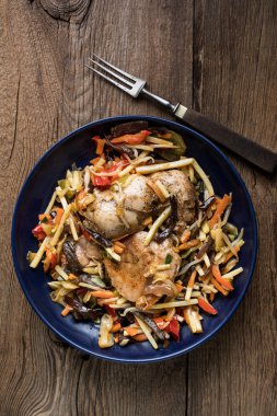 Pan sebzeli tavuk fileto.