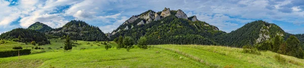 Panoramatický Pohled Tři Koruny Masivu Sromowce Nizne Vesnice Polsko — Stock fotografie