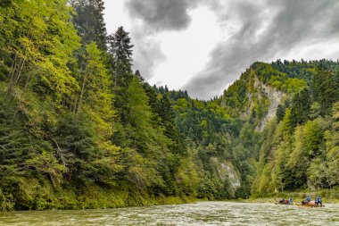 Pieniny, Polonya ve Slovakya 'daki Dunajec nehrinin dönüşü