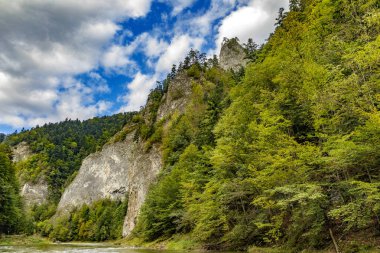Pieniny, Polonya ve Slovakya 'daki Dunajec nehrinin dönüşü