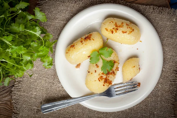 Albóndigas Patata Rellenas Carne Picada Sobre Mesa Madera — Foto de Stock