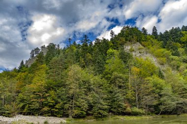 Pieniny, Polonya ve Slovakya 'daki Dunajec nehrinin dönüşü