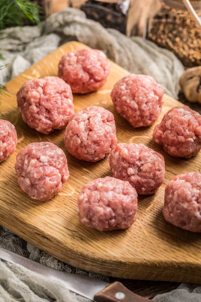 Raw Meatballs Wooden Cutting Board Small Depth Field — Stock Photo, Image