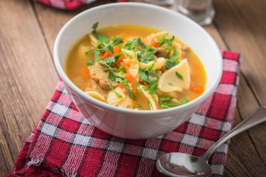 Maydanoz beyaz kase mantar çorbası.