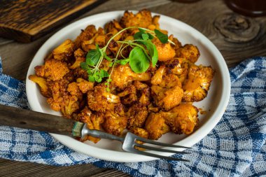 Bitkisel bir Marine fırında karnabahar rozet.